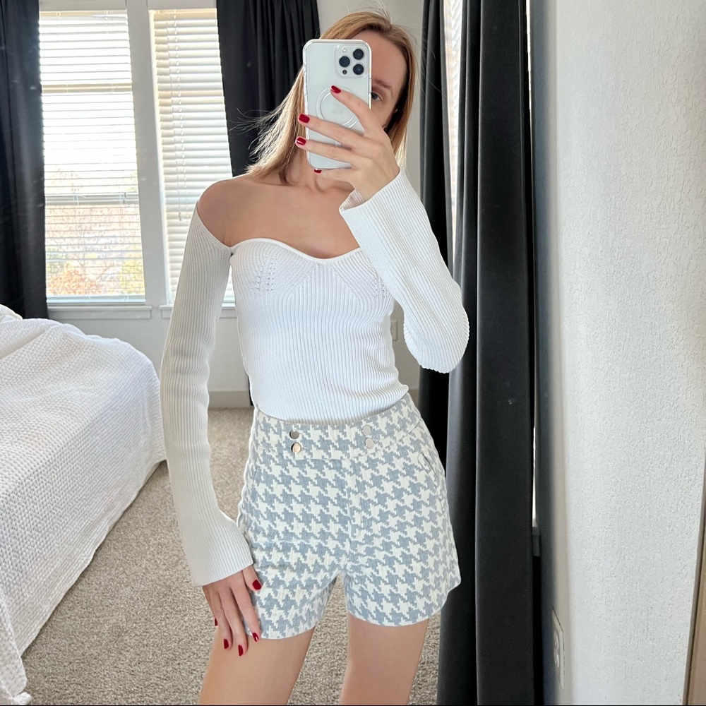 Zara shorts size xs, like new